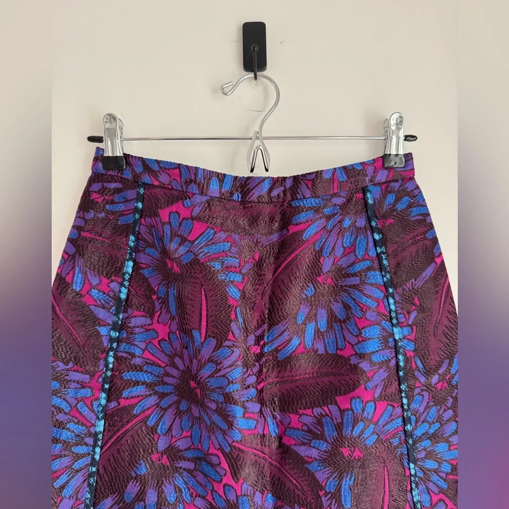 J. CREW Embroidered Print A-Line Mini Skirt Women’s size 2 Cotton Blend Unique